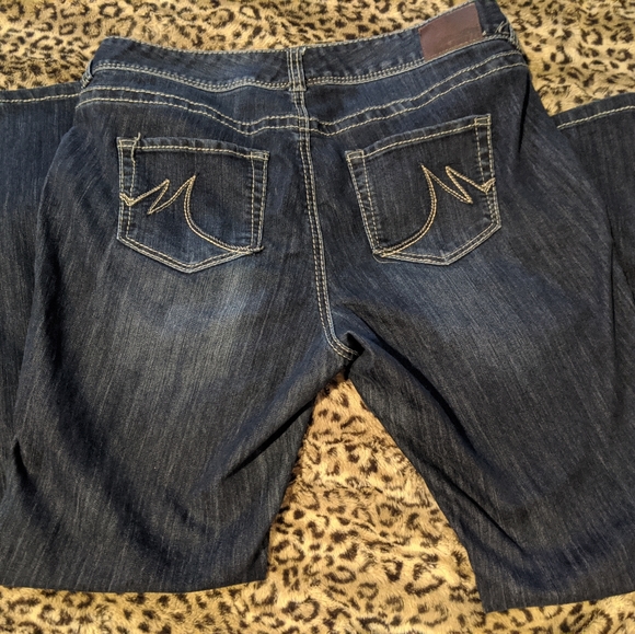 3 pairs of Maurice's Jeans - Picture 7 of 8